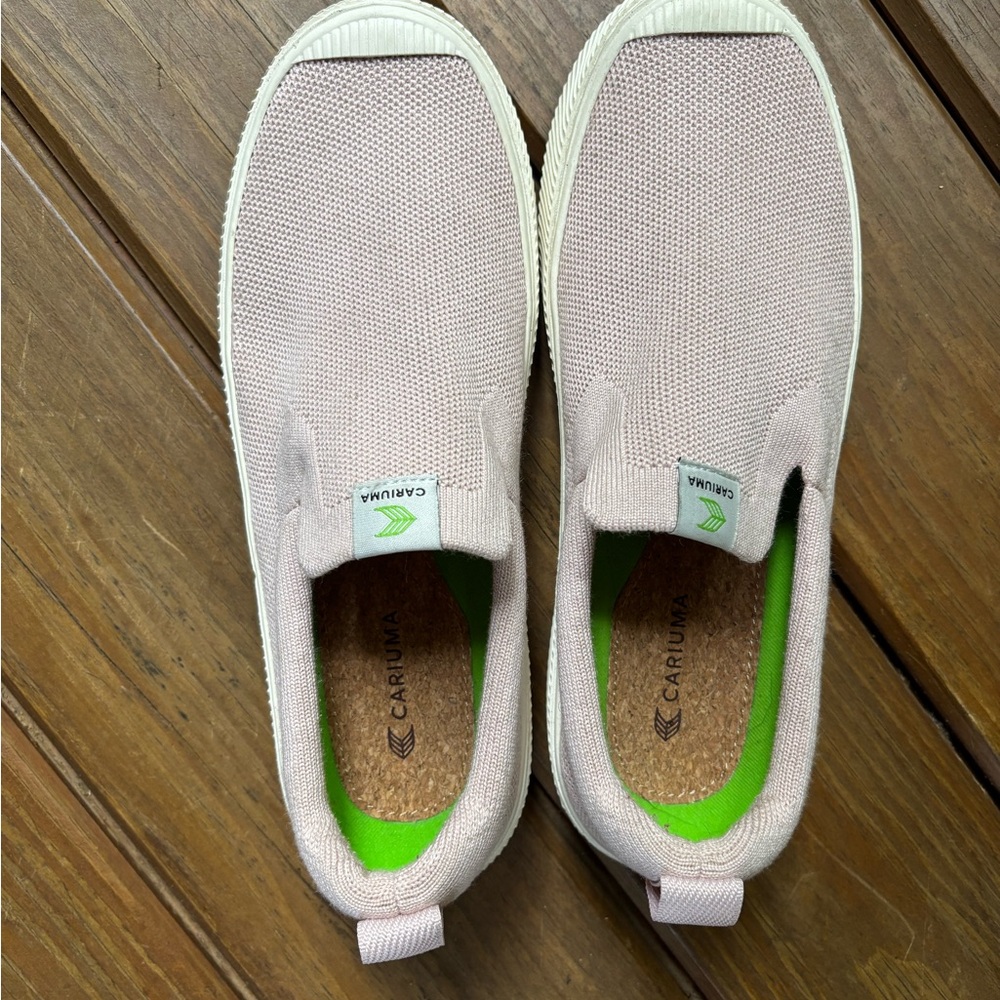 Cariuma Cream Sneakers Minimalist Slip-On Design